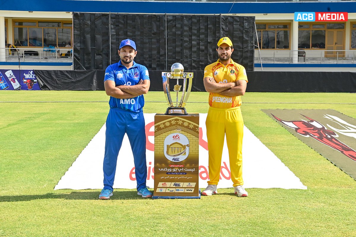 ACBofficials's tweet photo. The skippers pose with the prize, and today's grand finale promises to be a thrilling showdown! 🏆🔥

Who will rise to the occasion and lift the trophy? 👀

#RegionalListA2026 | #e&amp; - Go for more | #SuperCola - Share the love https://t.co/aKjSqPJQYX