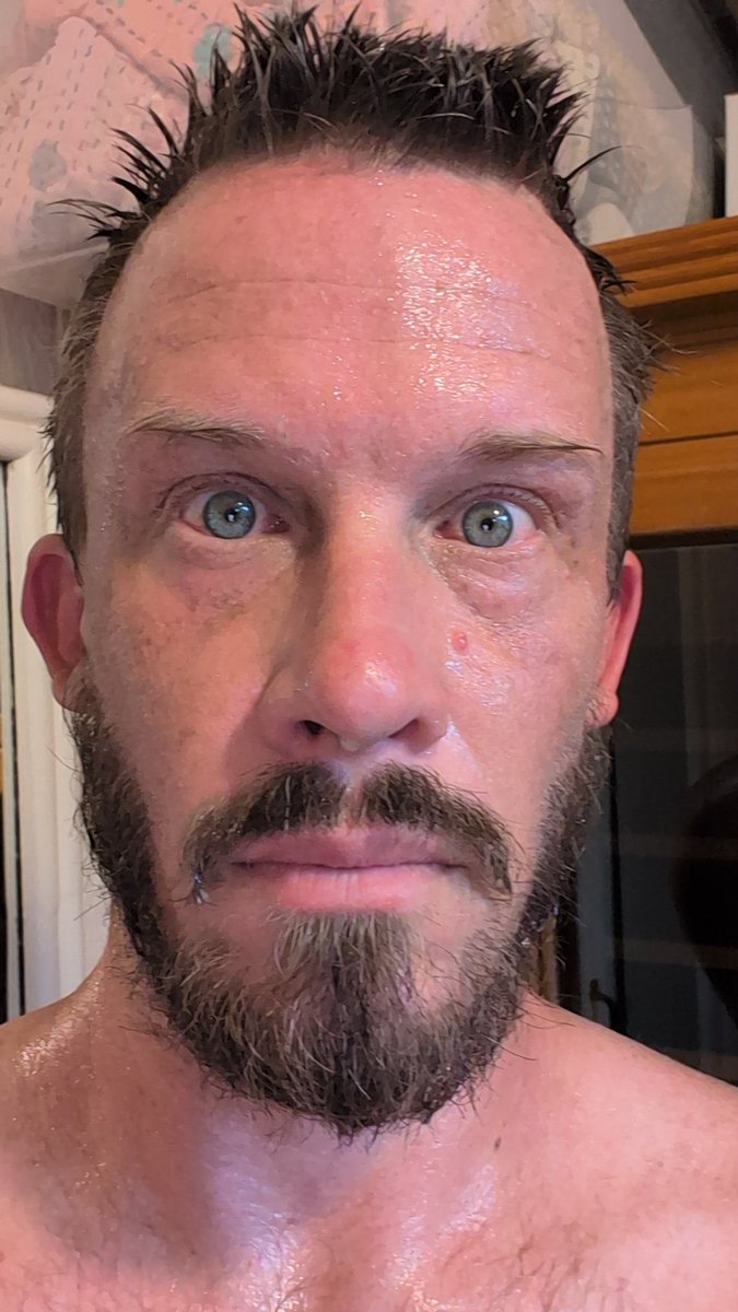 superintoit's tweet photo. Times I have regretted taking a sauna = 0

Times I should have taken a sauna = 1MM

what is wrong with me = ? https://t.co/fpNy1aVkQv