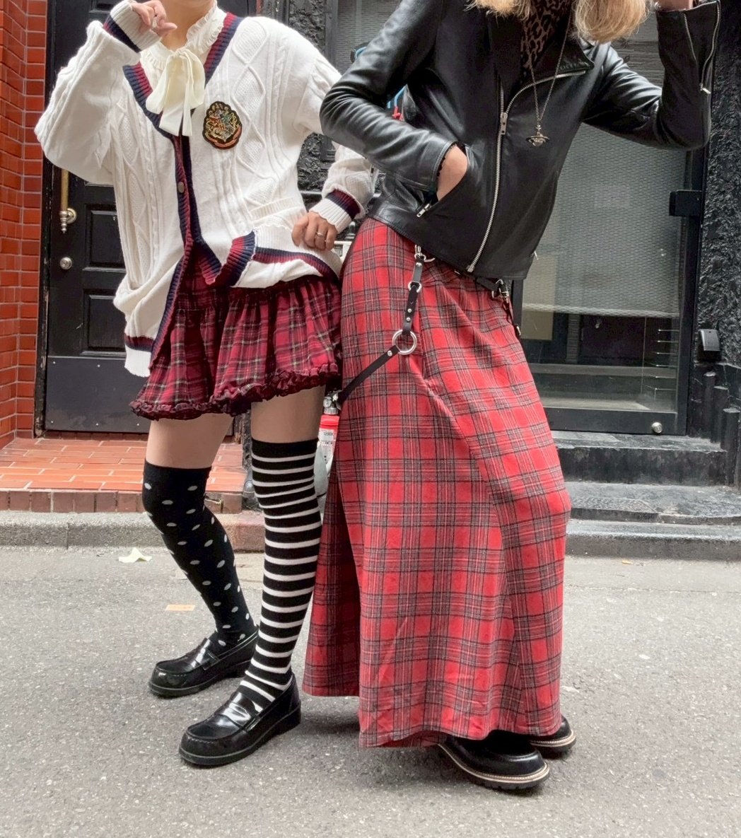 AKB48 大衣装展　ポーチ　赤チェック2011生地ver. AKB48の大衣装展に行った時 別に申し合わせてないけど、お互いやっぱ