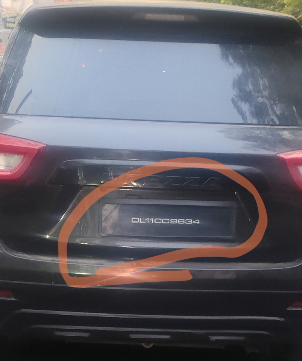 pkhbol's tweet photo. #Delhi #Rohini -7 खोखले कानून की पोल खोलते हुए, Full Black Glasses के साथ Name प्लेट देखो DL11CC 9634, @DelhiPolice @LtGovDelhi दिल्ली ट्रैफ़िक पुलिस @dtptraffic  की पोल खोलते हैं @dcpouter @dcprohinidelhi 

इन जैसे अमीर जादो/मंचलो पर लगाम कब लगेगी... ?? @gupta_rekha https://t.co/1zCa2koXIN