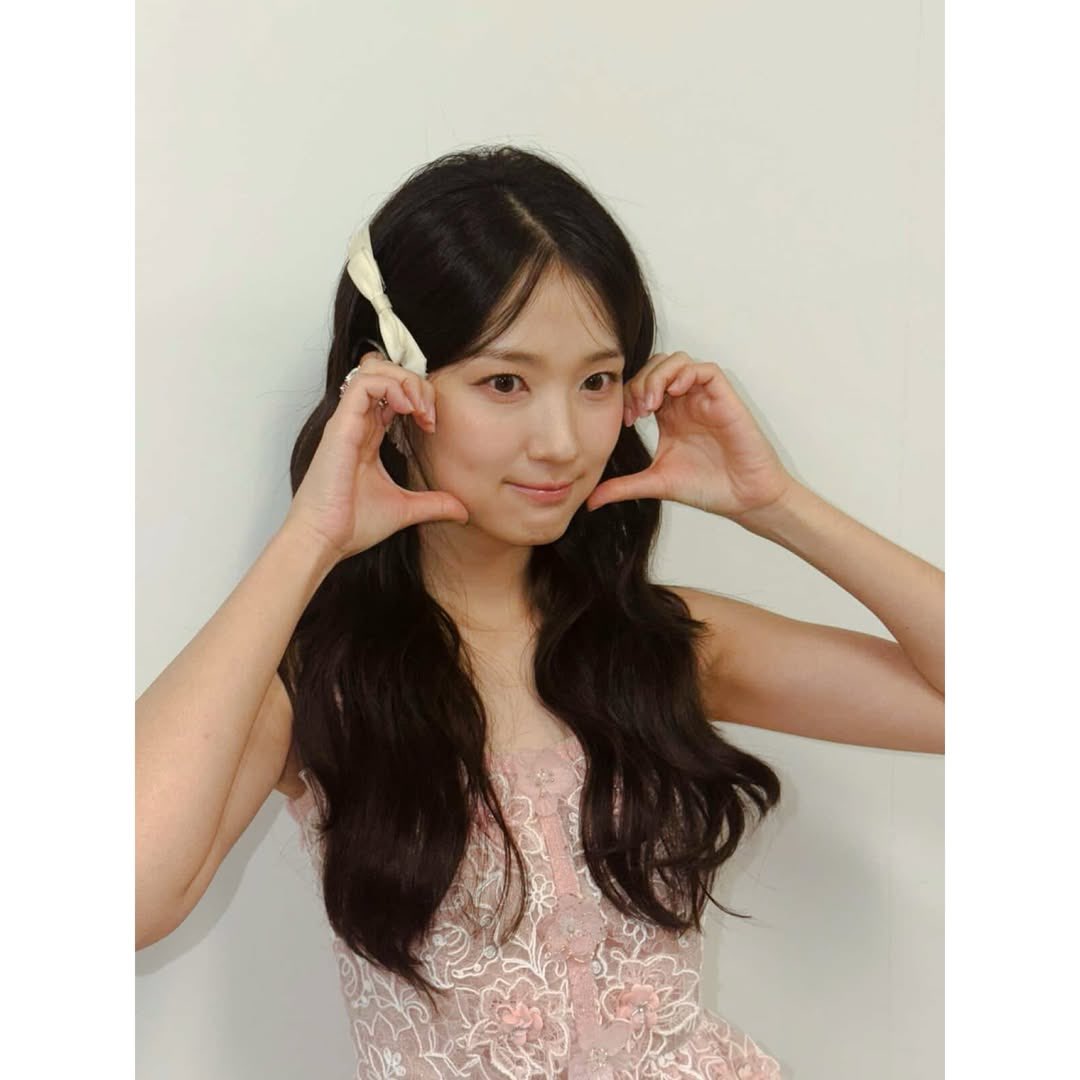 lilymelodies's tweet photo. hye_yoon1110 instagram update 🤍 #김혜윤 https://t.co/ecCbJJB0a2