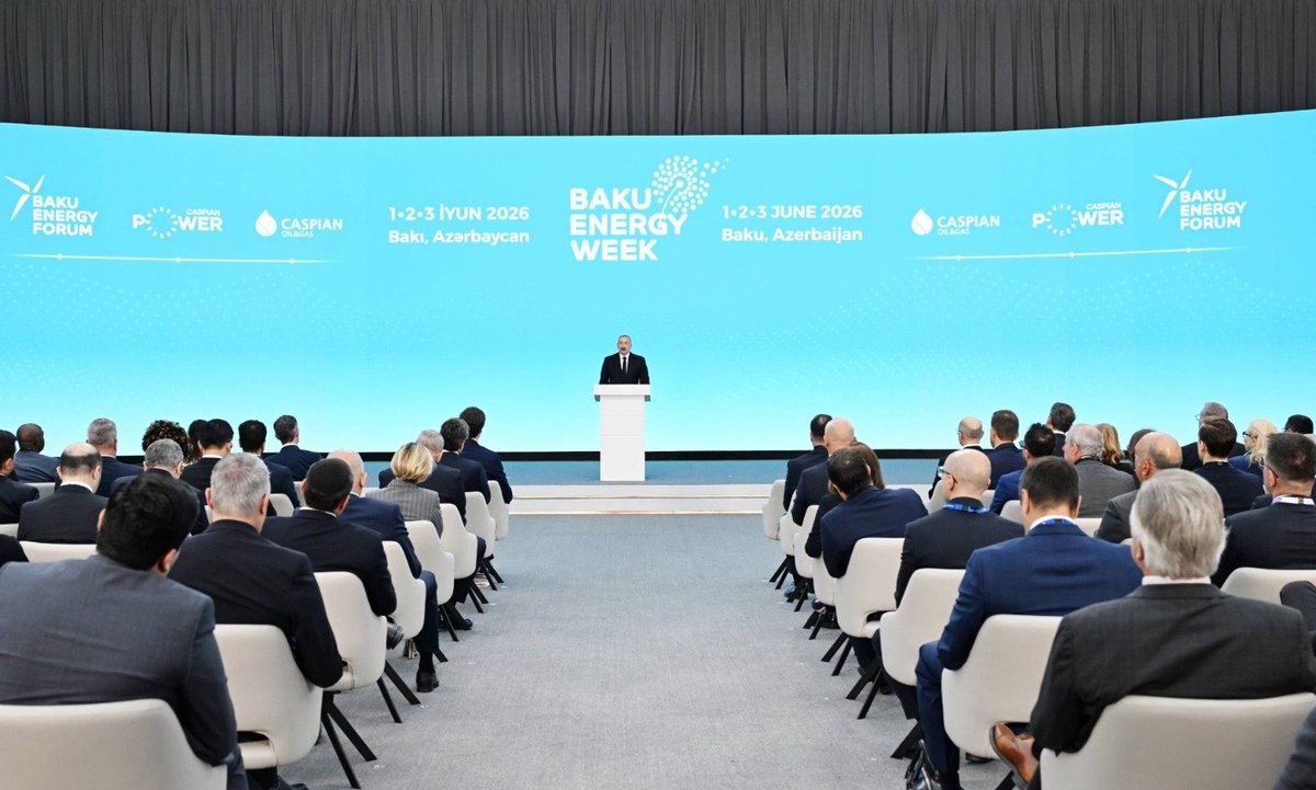 Nuranimranli's tweet photo. Prezident İlham Əliyev (@PresidentIlhamAliyev) Enerji gəlirlərinin sosial infrastruktura, təhsilə, səhiyyəyə və iqtisadi inkişaf layihələrinə yönəldilməsi Azərbaycanın uğurlu modelidir. #BakıEnerjiHəftəsi #EnergySecurity https://t.co/PuQBx8So1B