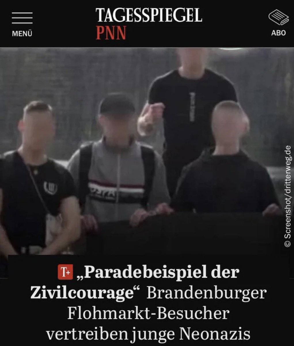 Faktencheck2030's tweet photo. 🚨Couragierte Brandenburger vertreiben Neonazis von Flohmarkt: „Ich war an einem sonnigen Frühlingswochenende auf einem kleinen privaten Trödelmarkt am Schermützelsee in der Märkischen Schweiz. Die Stimmung war friedlich, entspannt und ausgelassen. Besucher schlenderten über das Gelände, unterhielten sich und stöberten an den Ständen.

Plötzlich tauchte eine Gruppe junger Neonazis des „Dritten Wegs“ auf. Sie trugen einheitliche dunkelgrüne Kleidung und wirkten wie eine organisierte Gruppe. Sofort war die entspannte Atmosphäre verschwunden. Die Veranstalter gingen auf die Gruppe zu und machten deutlich, dass sie auf dem Gelände nicht willkommen sei.

Auch ich stellte mich hinter diese Entscheidung und forderte die Gruppe auf zu gehen. Daraufhin eskalierte die Situation. Eine junge Frau aus der Gruppe sprühte mir unvermittelt Pfefferspray ins Gesicht, während ein weiterer Neonazi mich schlug. Ich erlitt Verletzungen im Gesicht und ein Hämatom am Oberkörper. Auch ein anderer Besucher wurde verletzt.

Die Angreifer wirkten auf mich vorbereitet und abgestimmt. Nach dem Angriff flohen sie vom Gelände. Die Polizei wurde alarmiert und konnte die Beteiligten kurze Zeit später stellen.

Was mir jedoch besonders in Erinnerung geblieben ist, war die Reaktion der anderen Menschen vor Ort. Besucher und Standbetreiber standen geschlossen zusammen und ließen sich nicht einschüchtern. Niemand wich zurück, niemand akzeptierte das Auftreten der Neonazis. Diese Solidarität und Entschlossenheit haben gezeigt, dass man sich gemeinsam gegen Rechtsextremismus stellen kann.

Für mich bleibt dieser Tag deshalb nicht nur als gewalttätiger Angriff in Erinnerung, sondern auch als Beispiel dafür, dass Zivilcourage funktioniert, wenn Menschen zusammenhalten und klar Haltung zeigen.“ berichtet der Teilnehmer C. Grimm. #fckafd #Nazi