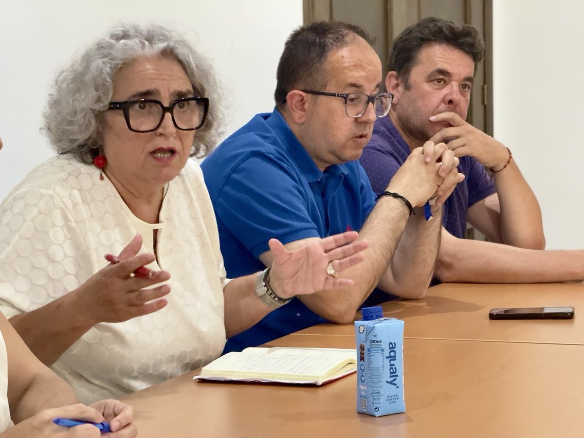 PSOEC's tweet photo. 📍Asamblea Territorial Villuercas-Ibores-Jara: la Junta no está donde se la necesita.

❌ Abandono en Castañar de Ibor.
❌ Problemas sin resolver en Deleitosa.
❌ Proyectos paralizados en Guadalupe.
❌ Falta de financiación para servicios esenciales.

#ApieDeCalle https://t.co/N2PECkp9n7