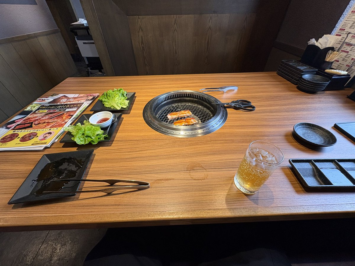 codm_kumasan's tweet photo. 1人焼肉きたぜ！
サムギョプサル食べまくるぞ🐖 https://t.co/TkfHMQ9dmx