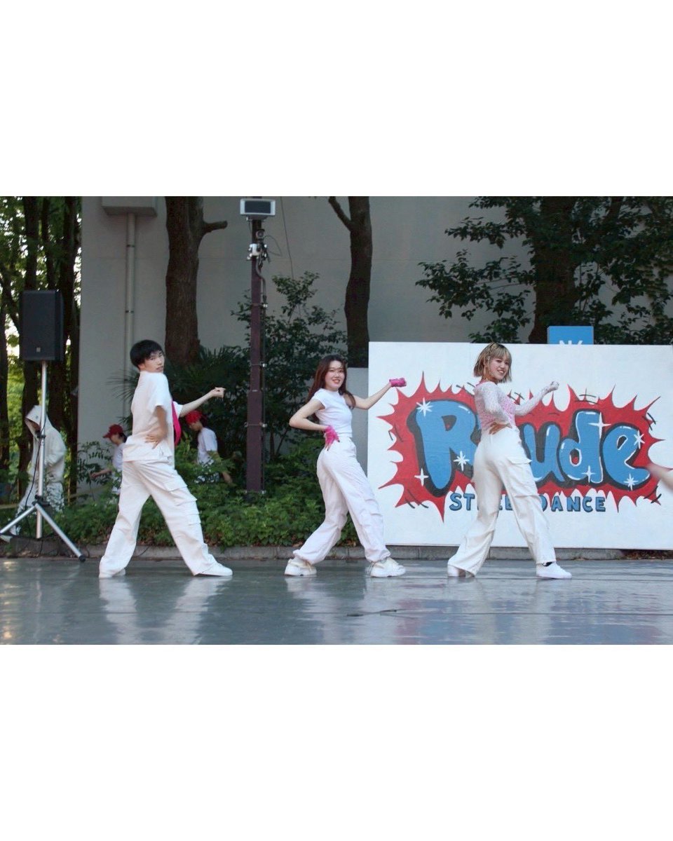 ynu_fes's tweet photo. 【26清陵祭 活動報告⑥🎨】
本日は、「R³ude」さんと「Liz」さん、「KPOPカバーダンスpopcorn」さんの活動報告です！！

教育6・7号館の間のステージでダンスパフォーマンスを披露してくれました✨️
観客全員を魅了する圧巻のステージでした！ https://t.co/c1TrbvM9cA
