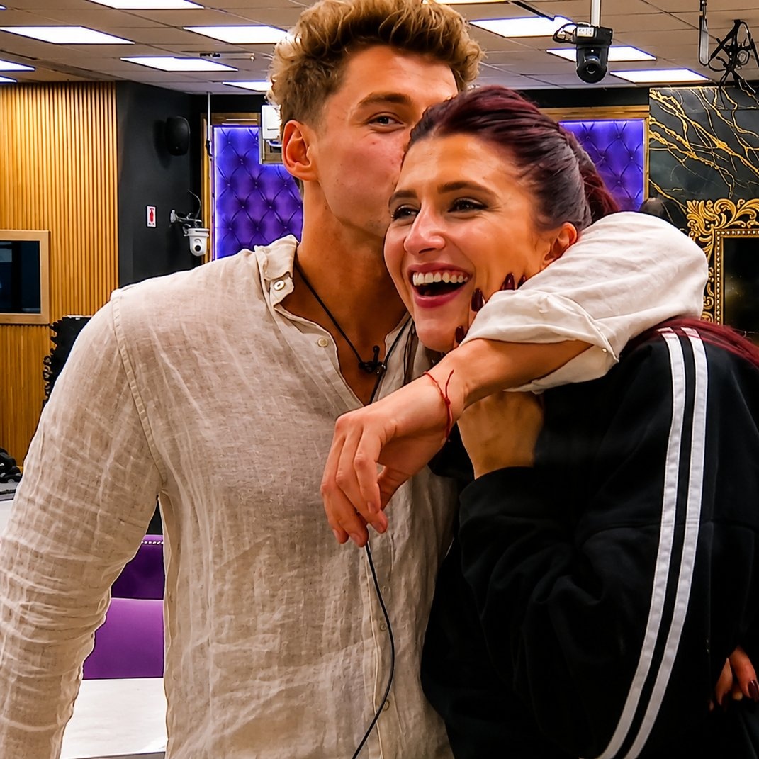 ArianaChisme's tweet photo. CON ELLOS HASTA LA FINAL. #GranHermano https://t.co/wgGRoWfZdT