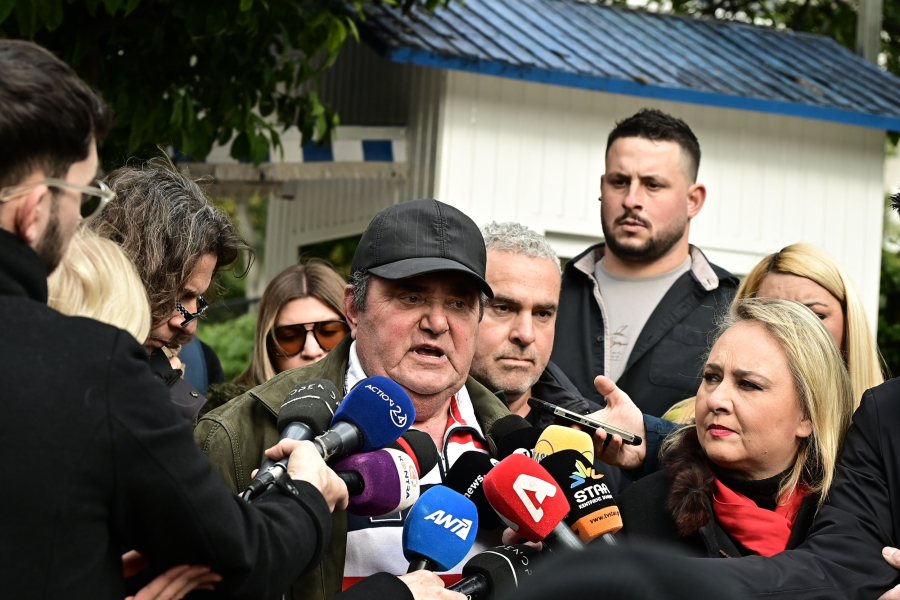 RXRqdEgogik2Z9P's tweet photo. Δηλώσεις Ανεστίδη (μιλά για εγκληματική οργάνωση ουσιαστικά):
«Η ταλαιπωρία που πέρασα τόσους μήνες ήταν ένα πληρωμένο συμβόλαιο της Ν.Δ.».
«Επειδή βγήκα στο δρόμο και μίλησα για τη σαπίλα της ΝΔ και του ΟΠΕΚΕΠΕ προσπάθησαν να με κάνουν να το πληρώσω και σήμερα δικαιώθηκα. Θα ζητήσω την δικαίωσή μου για όλη αυτή την ταλαιπωρία. Θα τους κυνηγήσω μέχρι να πατήσουν μαύρο χιόνι. Θα βρω ποιοι ήταν αυτοί που δεν έκαναν έλεγχο».