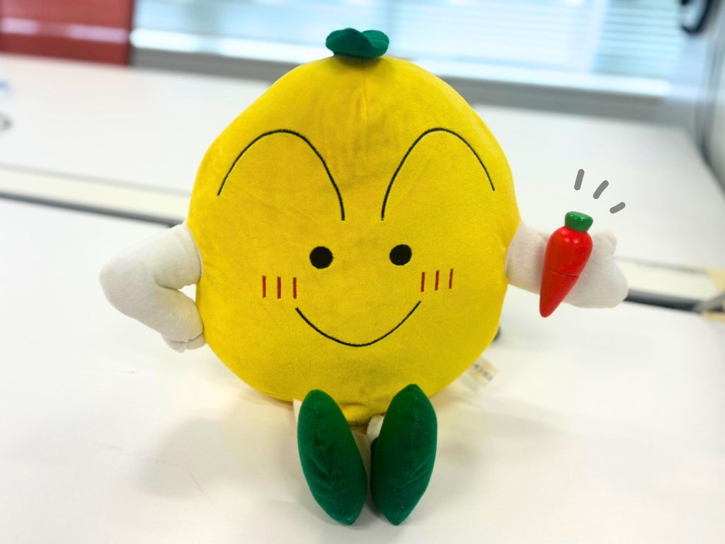 LEMONGAS_PR's tweet photo. おつかレモン！🍋
今日6月4日は 蒸し料理の日 ですぅ♨️

レモンくんは、
だいすきなにんじんを入れて
蒸し野菜をつくろうとしています🥕

ガス火でほかほか蒸した野菜、
きっとおいしいはずですね！🔥🍴✨

今日も安心・安全な一日になりますように！
#レモンガス #レモンくん #蒸し料理の日 https://t.co/KjKvAO0SAj