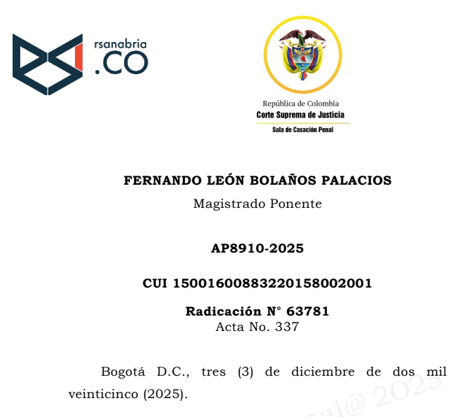 Ronaldsanabria1's tweet photo. AUNQUE LA VÍCTIMA HAYA CUMPLIDO 18 AÑOS SU DECLARACIÓN SIGUE SIENDO PRUEBA DE REFERENCIA ADMISIBLE
AP8910-2025

Consulta el análisis completo: https://t.co/lSvEMFvIAT

La Corte Suprema tomó una decisión importante sobre cómo se pueden usar las declaraciones de víctimas menores de edad en un juicio penal.

El caso trataba sobre un hombre condenado por delitos sexuales contra una menor de 14 años. Durante el proceso, la defensa intentó excluir unas entrevistas que la víctima había dado años antes ante un investigador y una psicóloga.

¿La razón? Que cuando llegó el juicio oral, la víctima ya era mayor de edad.

Sin embargo, la Corte explicó que lo importante no es la edad que tenga la víctima al momento del juicio, sino la edad que tenía cuando dio esas declaraciones.

Es decir, si la víctima era menor de edad cuando habló con las autoridades sobre los hechos, esas entrevistas pueden ser utilizadas posteriormente en el juicio como prueba.

La Corte señaló que esta regla existe para proteger a niños, niñas y adolescentes de tener que repetir una y otra vez relatos traumáticos en distintos escenarios judiciales. En otras palabras, busca evitar la revictimización.

Además, la Sala aclaró algo muy importante, no basta con decir que una prueba es “de referencia” para que automáticamente pierda valor o se excluya. Quien quiera cuestionarla debe demostrar concretamente por qué fue obtenida o incorporada de manera ilegal.

Por esa razón, la Corte decidió no admitir la demanda presentada por la defensa y dejó en firme la condena.

Más allá del caso concreto, la decisión deja una regla clara para futuros procesos, en delitos sexuales contra menores, las entrevistas realizadas cuando la víctima aún era menor sí pueden ser valoradas por los jueces, incluso si años después esa persona ya es adulta.