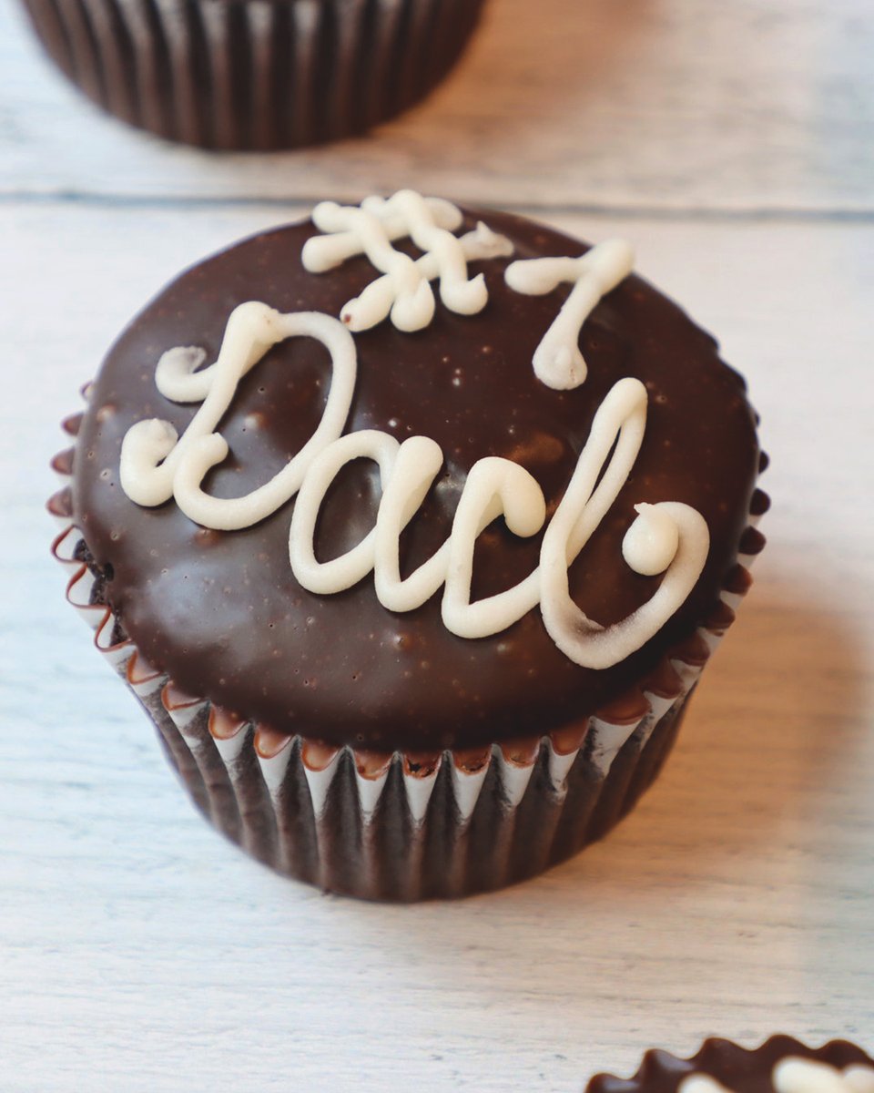 MBakery_PH's tweet photo. Our Father's Day Truffle Cupcake is a Father's Day favorite in the making! Treat your #1 Dad to this Devil’s Ffood cupcake with whipped chocolate or white chocolate truffle filling, covered with chocolate ganache. Available for pre-order. #MBakery #BakedFreshDaily #FathersDay https://t.co/x9J5pLxVMt