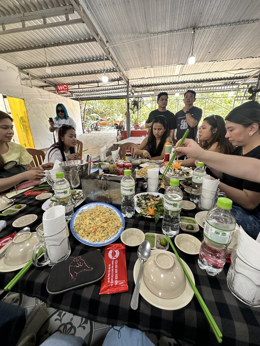 AnaCryptoverse's tweet photo. Still can't get a hang of it! This Vietnam trip stays with me forever! 🩵🩵

Thanks @bitget! 

#SEASummercamp https://t.co/4zJuTJtsku