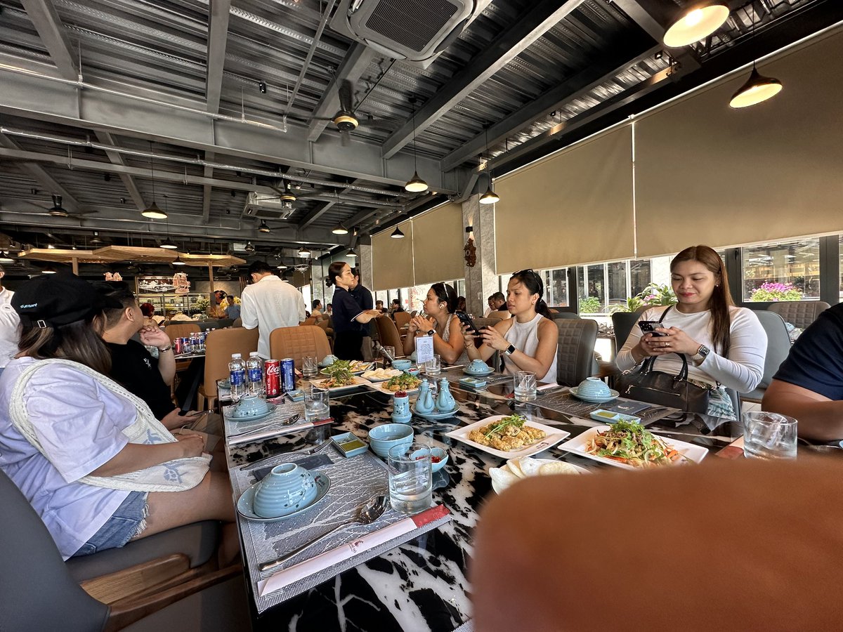 AnaCryptoverse's tweet photo. Still can't get a hang of it! This Vietnam trip stays with me forever! 🩵🩵

Thanks @bitget! 

#SEASummercamp https://t.co/4zJuTJtsku