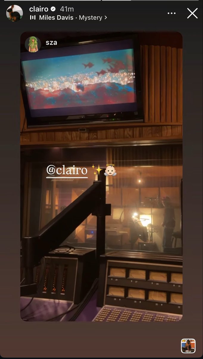 clairoshq's tweet photo. Clairo and SZA 👀 https://t.co/rAIMZIv3fx