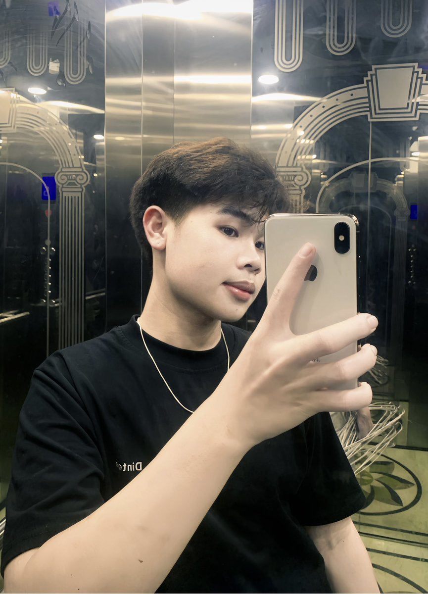 VQuyen05's tweet photo. Mười dặm hoa đào nở, chỉ lấy một bông hoa để trong lòng ….! https://t.co/BTCQalSvy3