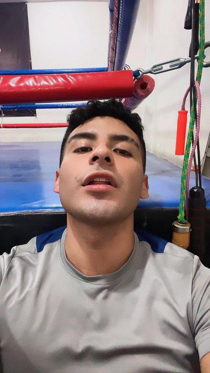 frtlcr's tweet photo. Dios mío porque no hay en otro rostro la mirada la piel que me vuelvan loco 🎶🎶 https://t.co/Q7IpLr2vVM