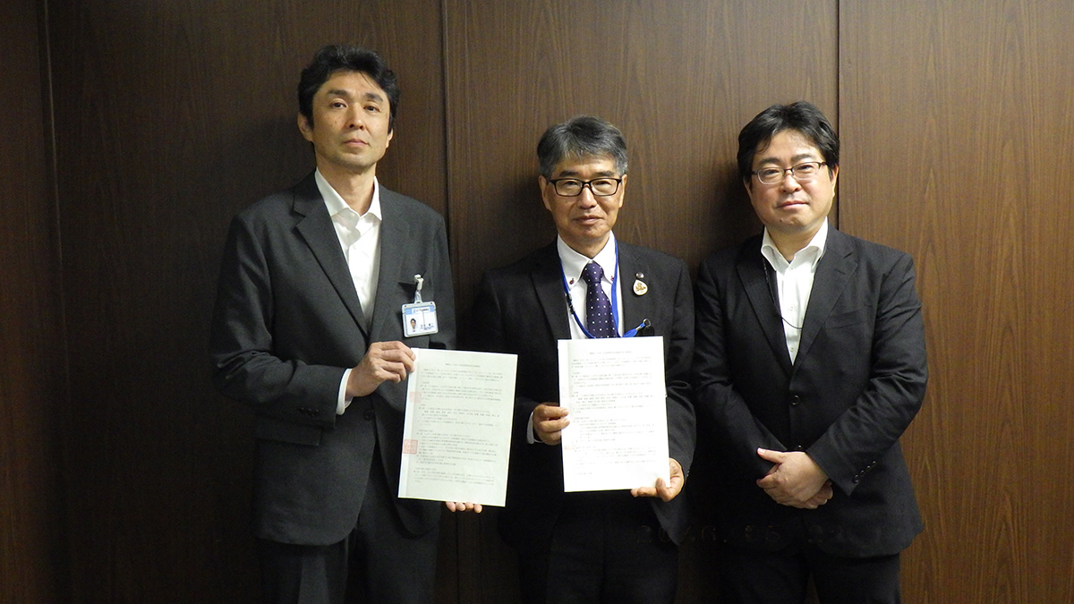 JSWAgency's tweet photo. 日本下水道事業団は、5月22日、岡崎市役所において、災害支援協定を踏まえた今後の取り組みについて、事業管理者と確認し合いました。災害時に上下水道機能の早期復旧をサポートできるよう、岡崎市としっかり連携していきます。
#日本下水道事業団 #JS #岡崎市 #災害支援協定 https://t.co/Ee95cQNL36