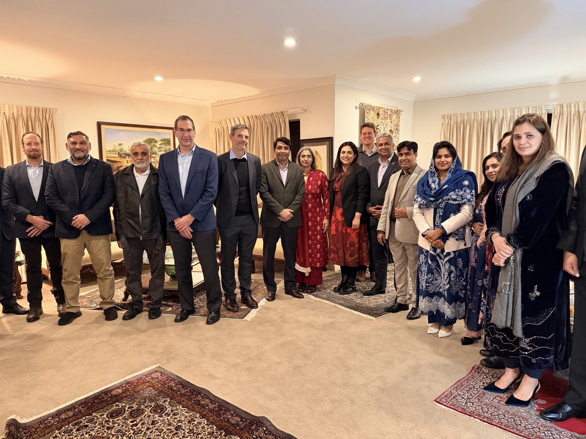 PakinAustralia's tweet photo. High Commissioner Irfan Shaukat hosted a delegation from Pakistan participating in the Australia–Pakistan Technical Biosecurity Workshop. The delegation comprising senior officials from Pakistan’s agriculture ministries & departments engaged in advancing cooperation on biosecurity, agricultural innovation, and sustainable farming practices.
The visit highlights the longstanding and productive partnership between the two countries  in the agriculture sector, reflecting shared commitment to strengthening technical collaboration, knowledge exchange, and capacity building for agricultural resilience and food security.
@PkPublicDiplo 
@CSIRO
@ForeignOfficePk 
@PTVNewsOfficial