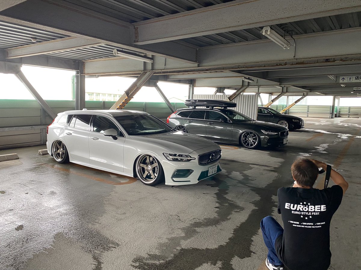 cm70072's tweet photo. 丸車でもバラ売りでも良いので買って下さいw
volvoのエアサスとホイール、ルーフボックス、キャリアなど買い手募集中。

#volvo
#v90
#ボルボ
#買い手募集 https://t.co/2UIxRy6MCz