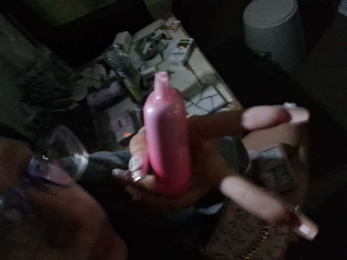 333THRN3T's tweet photo. I ❤️ MY PINK VAPE https://t.co/qFprMBfyUz