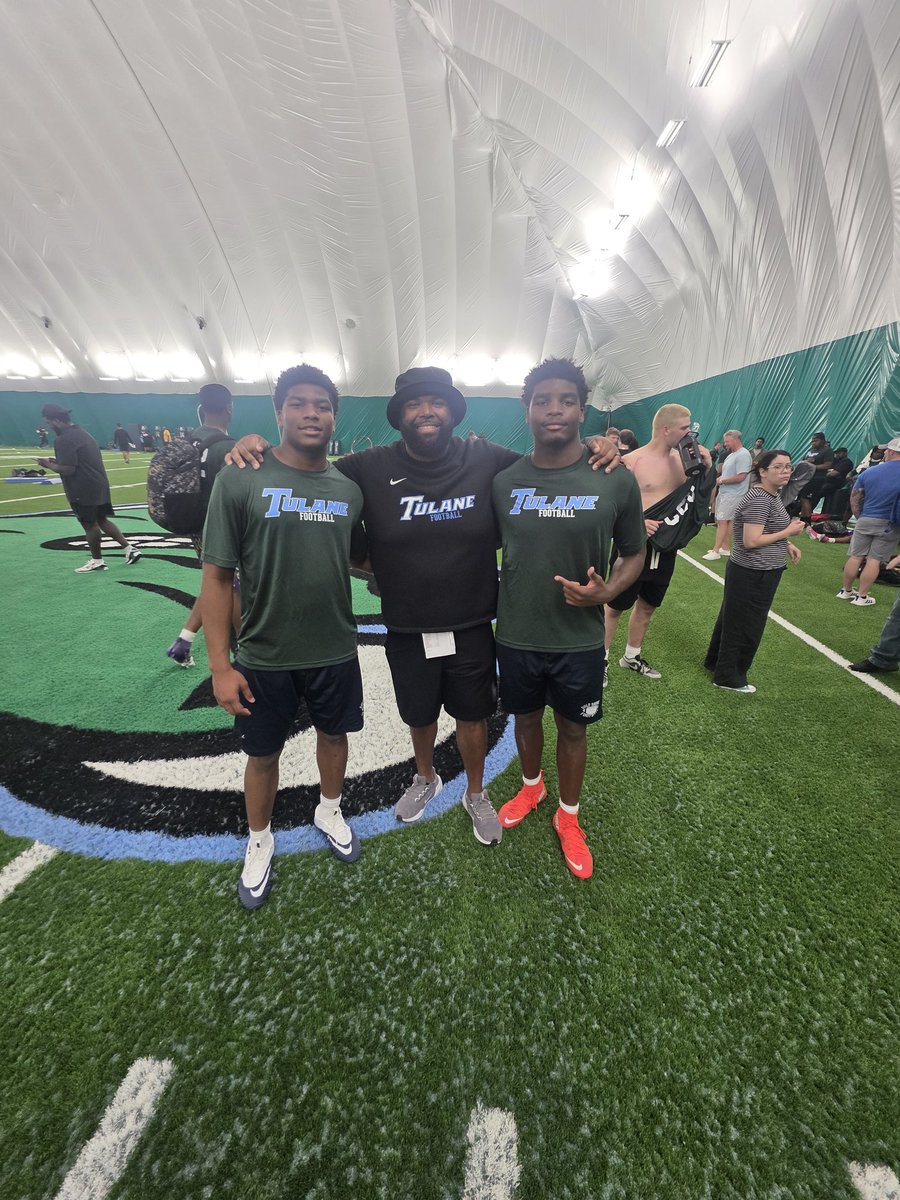 WilliamsKa8911's tweet photo. I enjoyed camping today with @GreenWaveFB. Thank you @Coach_Hall7 @CoachE98 @Tayler24Polk  🟢⚪️ 
@GSHSDolphins
@GSFBRecruiting @calabounty @DexPreps @AL7AFootball @PrepRedzoneAL @HallTechSports1 @TULNrecruiting @GCoastAthletics https://t.co/YEMahxPDuT