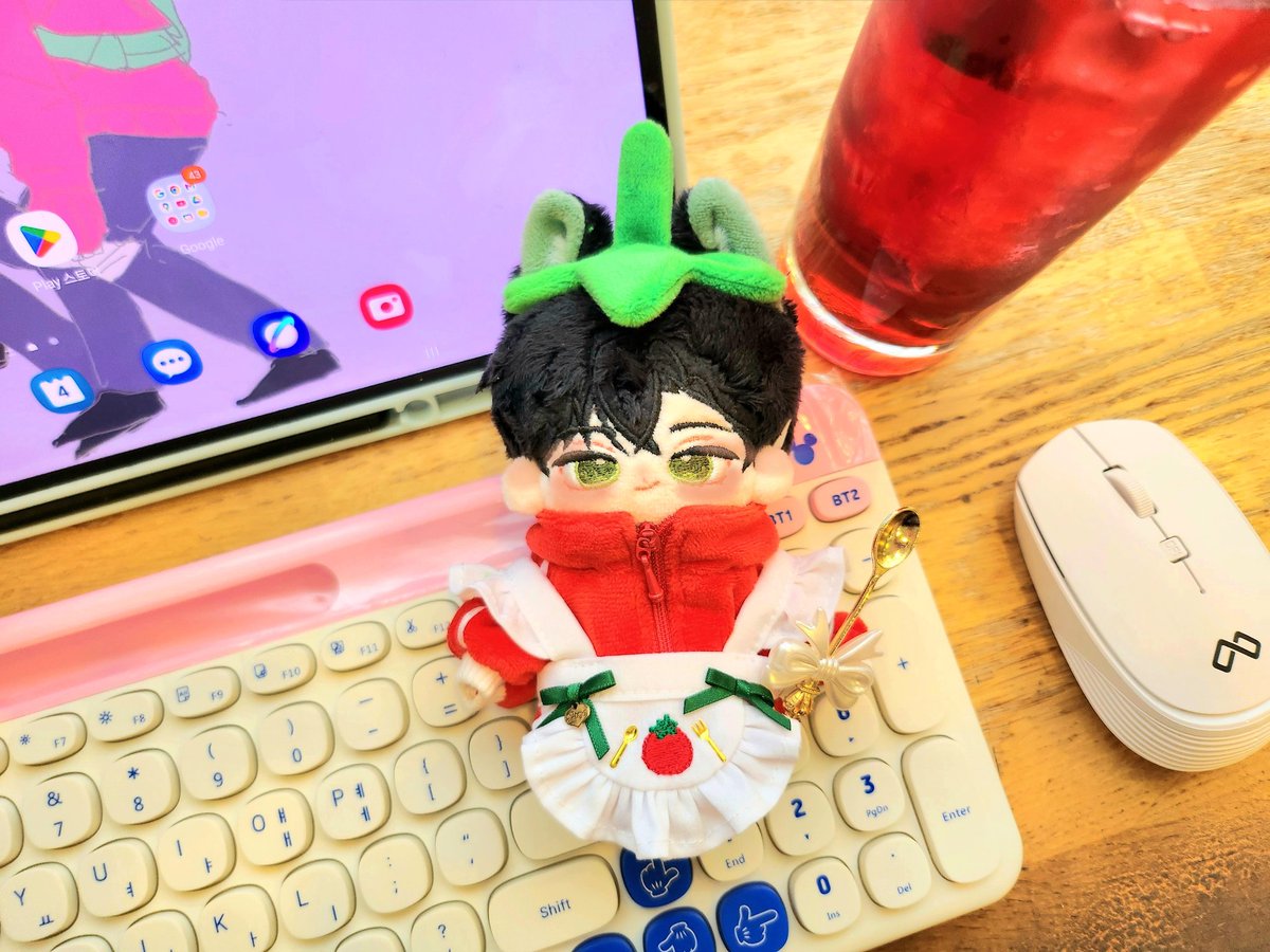 dwjNIByJdC67Bxs's tweet photo. 토마토릭!!!!!!!🍅
기욤뽀쟉쟉....🫂🥺
#몽글릭
#혼자노는_솜 https://t.co/6lkQIHENKf