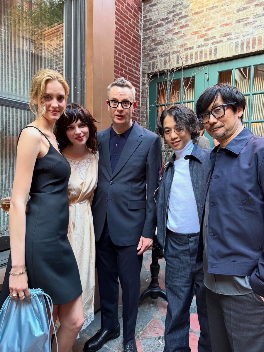 ArchiveSoapy's tweet photo. Sophie Thatcher, Lola Corfixen and Kataoka Sennosuke at Nicolas Winding Refn and Hideo Kojima’s Prada Mode pop-up event at the Hotel Chelsea. ✨ https://t.co/jCK9DlDnq6