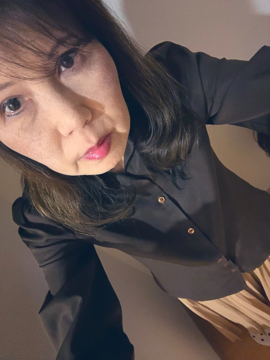726Chan's tweet photo. I went to the beauty salon today.
I’m feeling pretty good 😊 https://t.co/I2NnqvENts