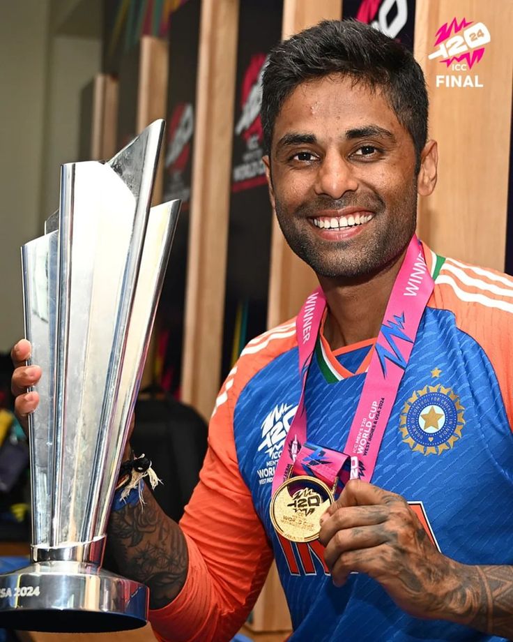 iamrohitian45's tweet photo. Life is unfair 

One guy captained india without winning single trophy for 6 years 🤡

One gets removed from captaincy after winning the World Cup for india 😓 https://t.co/xCEqTHlOp4