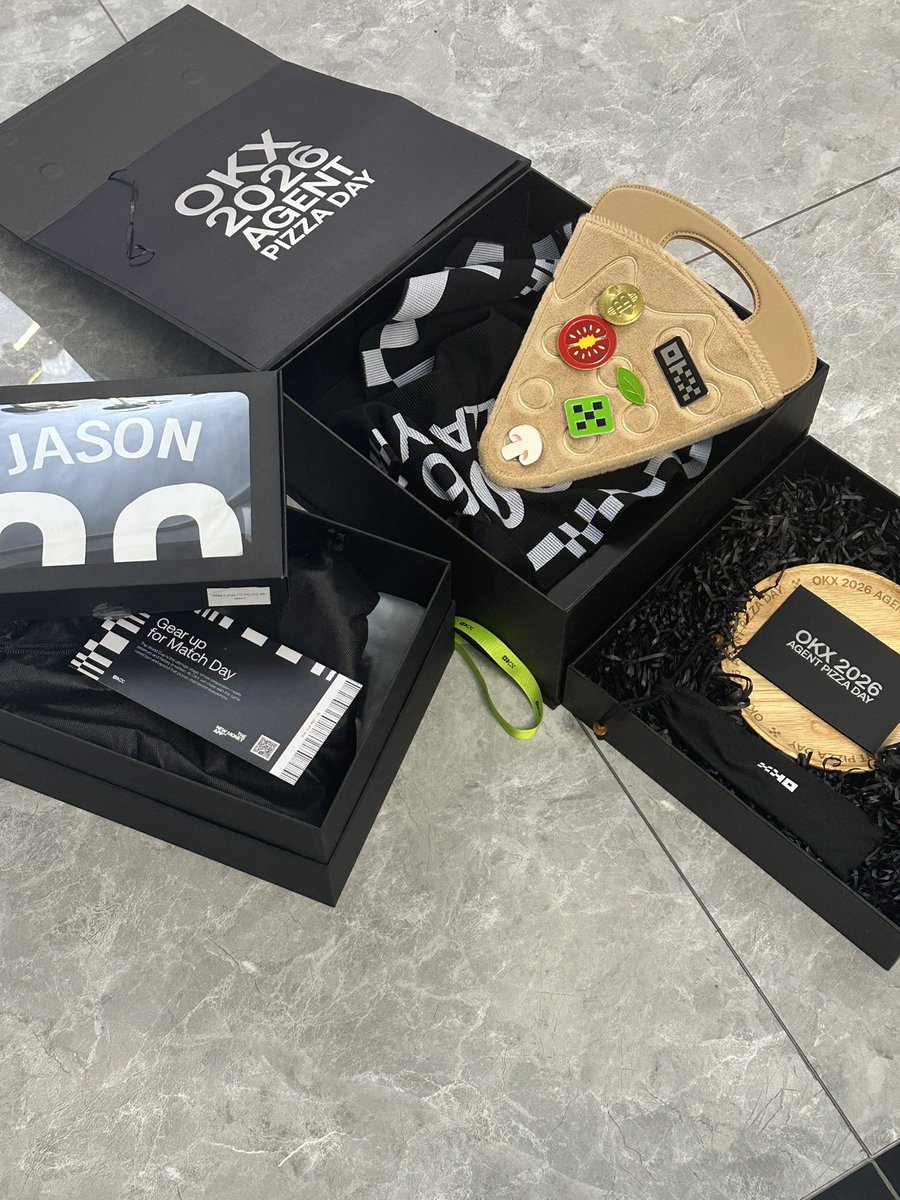 Jason_YF8888's tweet photo. 收到OKX的两个礼物了，做的真的是很用心很精致，群里的经理happy老师，子恒和成辰一有礼包第一时间就联系寄给我，真的很感谢～。在OKX上的用户体验一直都很不错，也希望OKX越来越好～！ https://t.co/DFHE16kvKu