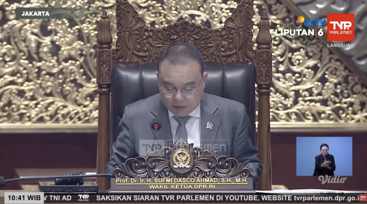LambeSahamjja's tweet photo. Breaking News nih
DPR baru saja menambah mandat Bank Indonesia 
untuk Dukung Pertumbuhan Ekonomi
serta DPR dapat mengevaluasi regulator keuangan independen dan bank sentral
secara kasar DPR bisa memecat atau mengangkat gubernur BI nanti (cmiw)

apakah gubernur ferry akan di pecaat ?
dan di gantikan oleh keponakan prabowo ?
gila banget cok cara mainnya dah