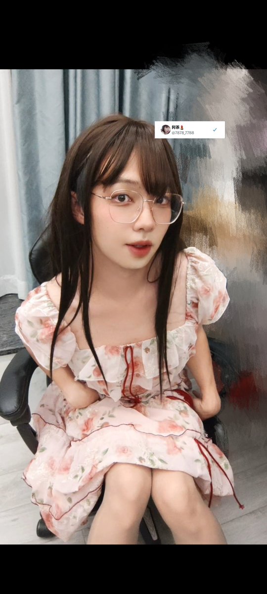 7878_7788's tweet photo. 裙子下的秘密要帮我保守噢🤫

#露出
#雌堕
#男娘
#sissy https://t.co/olowJErlLJ