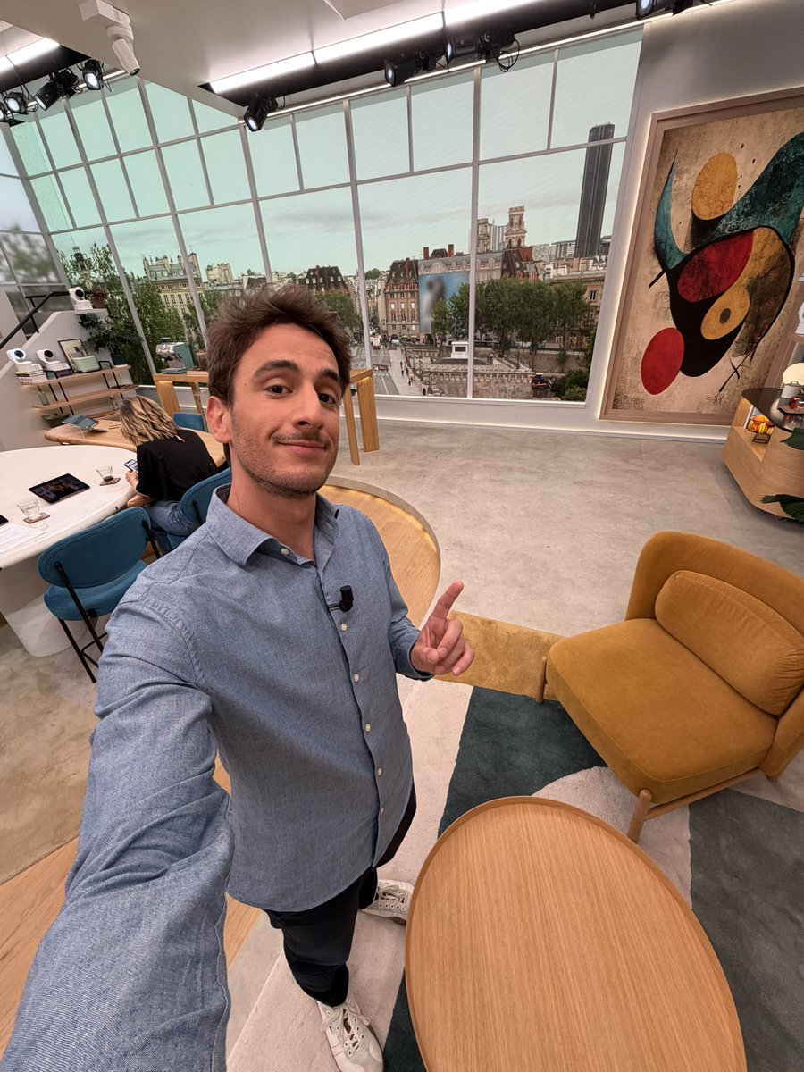 TheiCollection's tweet photo. En direct sur @TF1 jusqu’à 10h dans la matinale pour parler Tech 🤖🎥 https://t.co/7A6g4U58Os