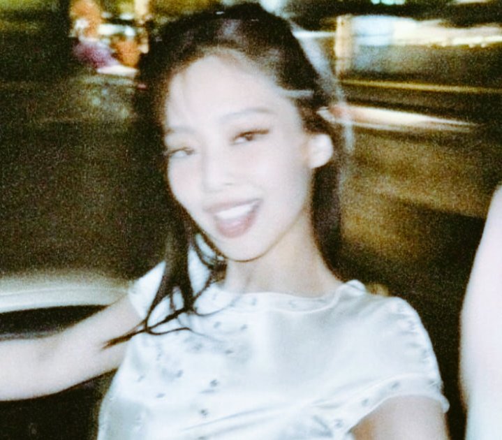 ccjenlisaa's tweet photo. a couple smile. https://t.co/eBbzrXxHWJ