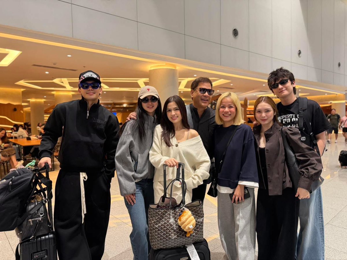cctvofALEXA_'s tweet photo. WELCOME TO NEGROS OCCIDENTAL! @alexailacad & TEam @ASAPOfficial you’ve landid! City of SMILE is READY to welcome our #MissBehave A-L-E-X-A
Negrenses , let’s show them Victorias City love! Make it loud. Make it proud. Make it #ASAPXP Memorable !!
#AlexaIlacad 🎀 https://t.co/luNsbMx9XO