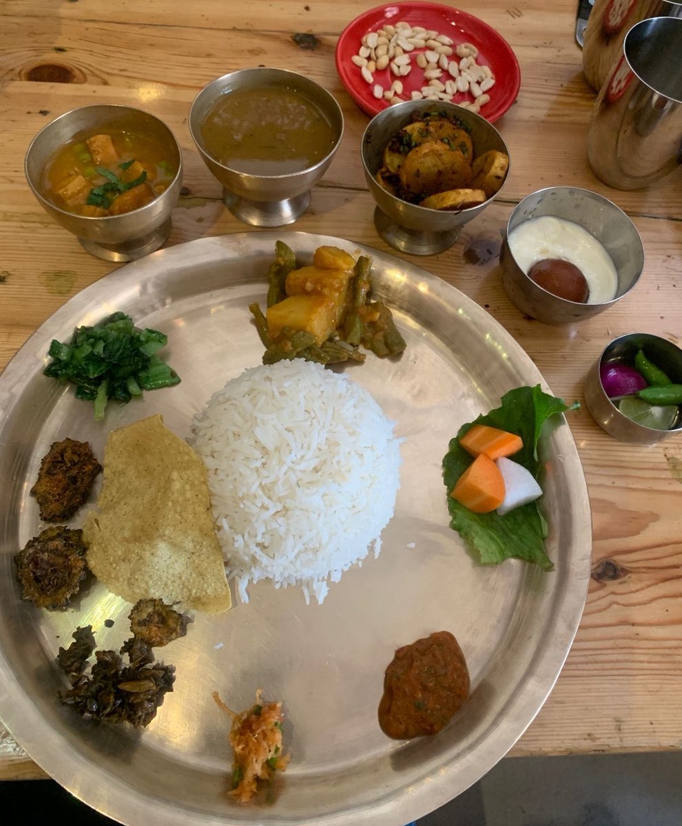 ItsAbtCelibacy's tweet photo. Quote with your thali media 🍽️😋🤤😋 https://t.co/qAj9ftQJZQ