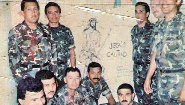 Luisrgrb65's tweet photo. Cuando liberaron a estos asesinos nadie les pidió fiador, ni le prohibieron declarar, ni salir del país, al contrario, salieron en libertad plena a hacer política y bastantes Venezolanos asesinaron.
Por cierto, no hubo ni una denuncia de tortura ni persecución contra ellos https://t.co/RSYpSeAqPo