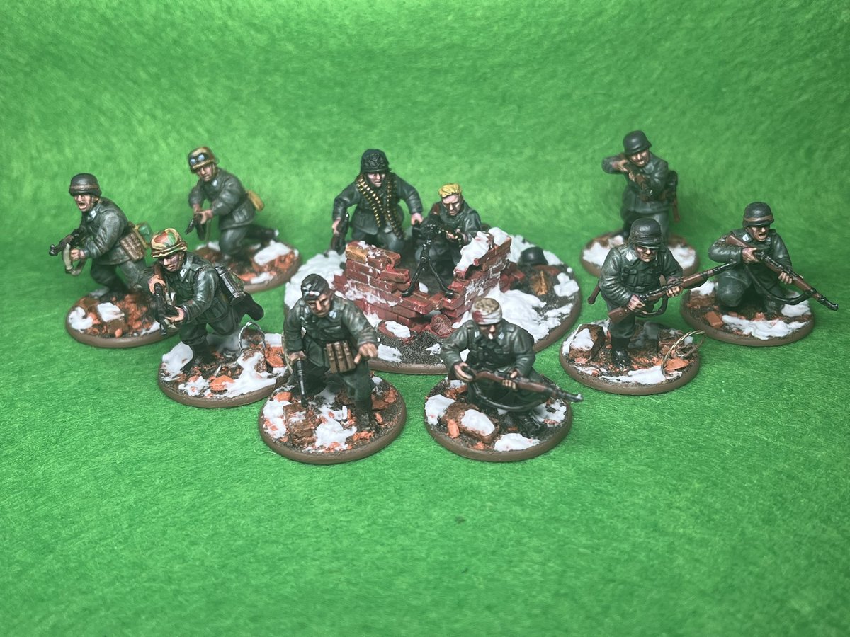 iain2411's tweet photo. Rattenkrieg project:

I’ve now finished the first squad of German veteran infantry. I used The Army Painter’s Historical range, namely the WW2 German set for these minis. The paints are quite smooth and give good, full coverage.

Two more squads to go and then the command unit. https://t.co/EVICrChd0p