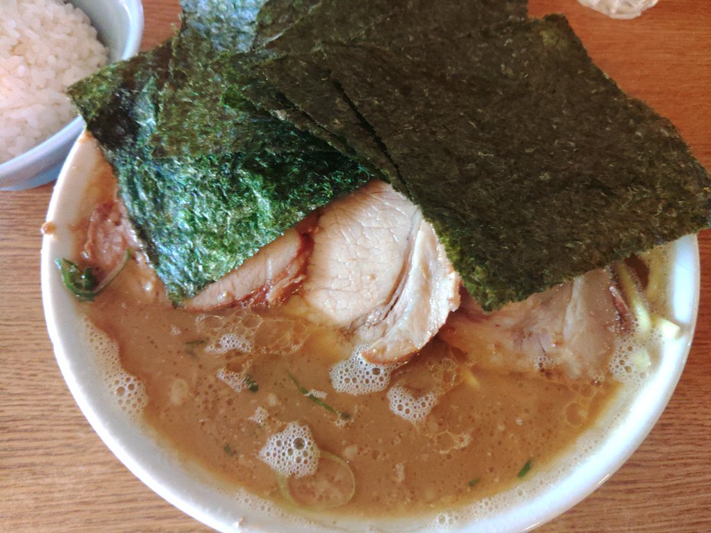 rojiten's tweet photo. 自分の中でよく行くお店がまさかの会員制になっており、覚えられているので入れたけどお話を聞いて事情を把握。最後まで通います https://t.co/Jy81FA4W86