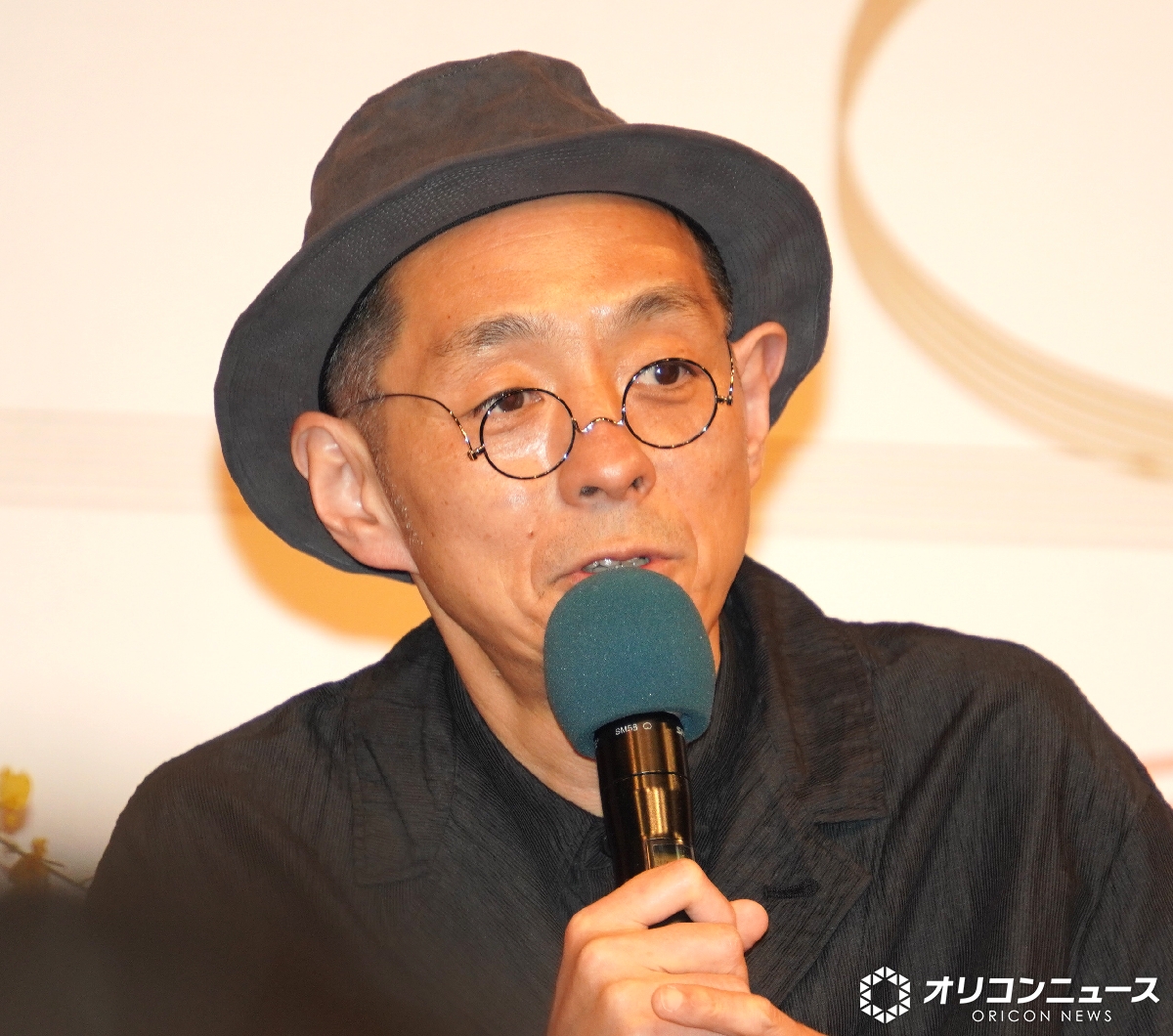 oricon's tweet photo. 宮藤官九郎、東北出身→朝ドラの舞台は山形に
執筆に心躍らす「展開に困ることは絶対にない」

「宮城を舞台に！」とラブコールも…
https://t.co/cgRtTlTaXv

主人公の夫・茂吉さんは山形出身で「東北の人は、彼のことはすごく理解できると思う」と説明。 https://t.co/NkNIW4bpnm