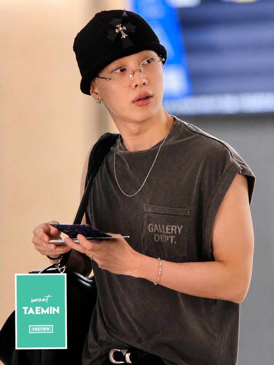 SWEETTAEM0718's tweet photo. 260604 태민 김포 출국
-
태민아 잘 다녀와 사랑해❤️ 고마워

#태민 #テミン #TAEMIN
#샤이니 #SHINee #シャイニー https://t.co/mF4mDjdL3i