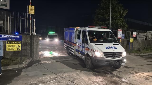 parshaberr's tweet photo. Samsun'un Tekkeköy ilçesinde bir fabrikada çalışan 3 işçi, elektrik akımına kapılarak yaşamını yitirdi.
Kaynak:AA https://t.co/FInHnwwilD