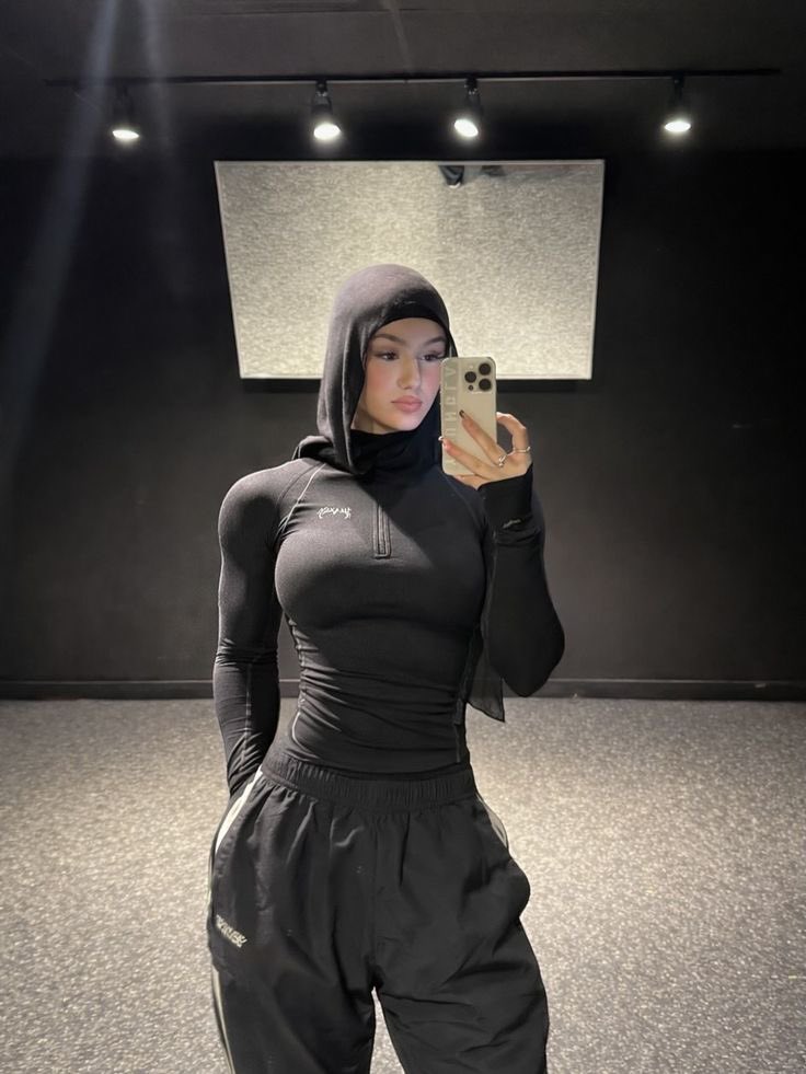 colonizerofall's tweet photo. No matter how much muscle, this brother is still a cuck. #muslim #sister #hoejabi #labanese #backshots #hijabi #thick https://t.co/LcVz6np8f7