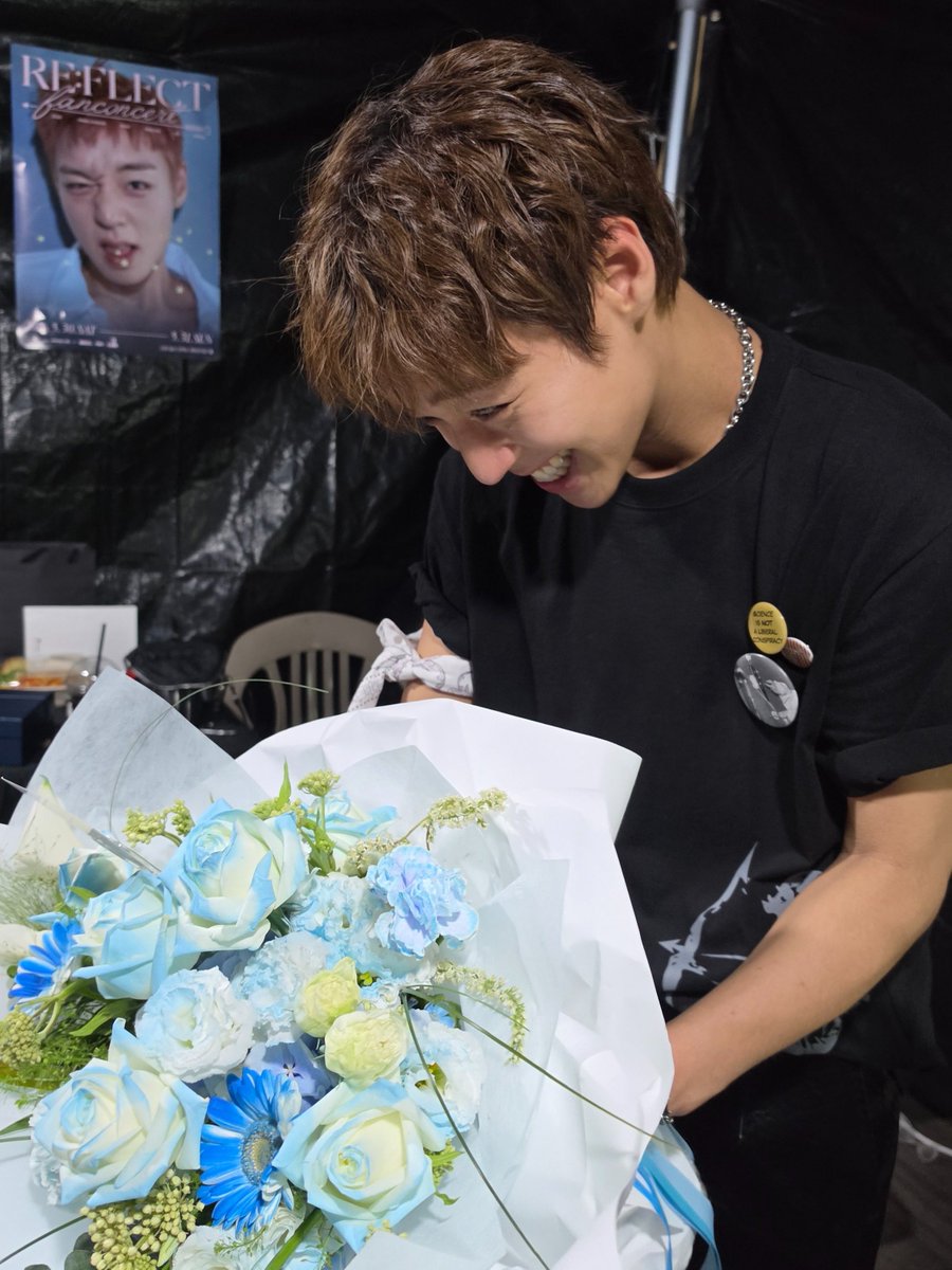 JIHUNIJOAH's tweet photo. #박지훈 꽃다발이랑 너무 잘 어울려🩵💐
https://t.co/zhBsdON0Tw https://t.co/dzG3cxXqqG