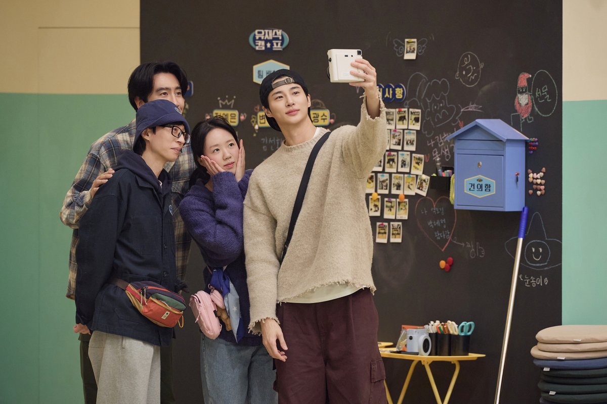Netflix_PH's tweet photo. I need a getaway, and I need it to be this getaway specifically (and it's not just because of Wooseok, I swear) 🤩 All episodes of Jae-seok's B&amp;B Rules! are now playing! 

#JaeseoksBnBRules #YuJaeseok #LeeKwangsoo #ByeonWooseok #JiYeeun https://t.co/KeDUmBwao3