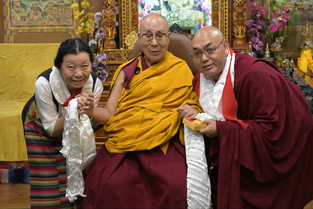 CTA_TibetdotNet's tweet photo. His Holiness the 14th Dalai Lama met with the leadership of the 17th Kashag and the 18th Tibetan Parliament-in-Exile at his residence in Dharamshala earlier today.

Photo Courtesy: Office of His Holiness the Dalai Lama https://t.co/Aa4TikLW6z