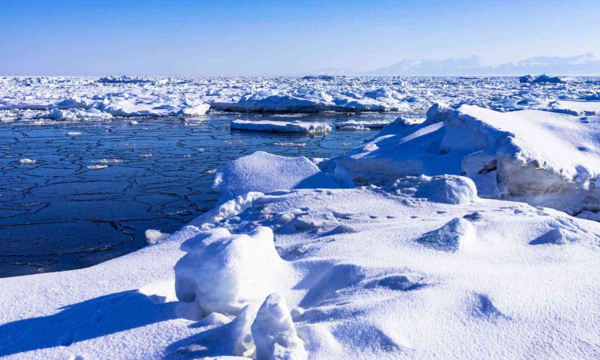 EarthDotCom's tweet photo. Scientists flooded Arctic sea ice on purpose, and the ice grew thicker and stayed brighter https://t.co/kOirhZ8hTR #EarthDotCom #EarthSnap #Earth https://t.co/V6cgsZQilS