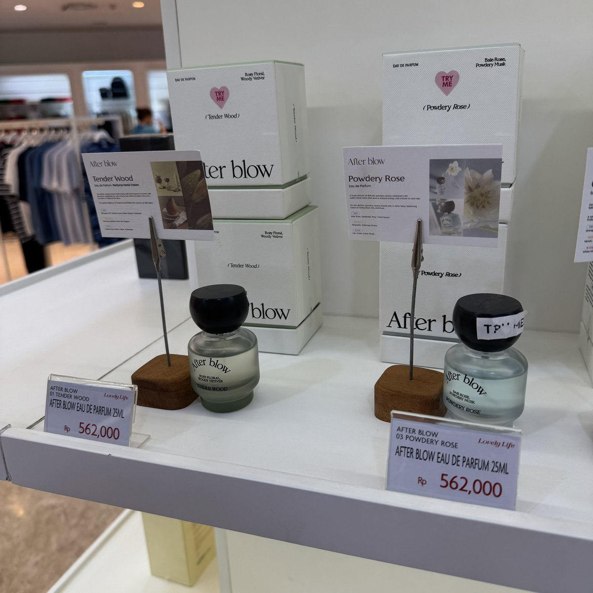 pilcarrots's tweet photo. Myday-deul~ di Lotte Shopping Avenue sekarang ada After Blow✨ yang mau ngendus parfum Wonpil bisa ke lantai 1F yaa~ berikut untuk pricelist parfum yg available 👇🏻 https://t.co/66bPBya2iv