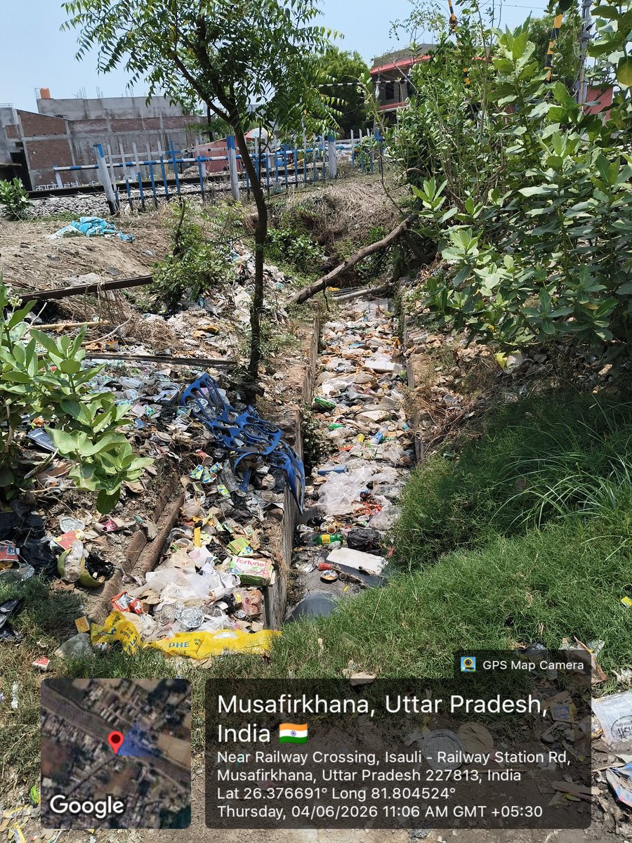 mayankag97's tweet photo. बेहोशी की हालत में सो रहे #नगर_पंचायत_मुसाफिरखाना के अधिनस्त कार्यरत अधिकारी कर्मचारी व हुक्मरान,
@DmAmethi @cdoamethi @UPGovt नही ले रहे संज्ञान,
हफ़्तों बीतने के बाद भी नही उठाया जाता कूड़ा,
बीमारी व गंदगी से मार डालना चाहता है जनता को, आखिर कब लेंगे संज्ञान @myogioffice https://t.co/o9OERd1ptP
