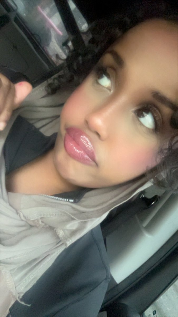 lilmuzzzie's tweet photo. yup yup gonna get my nails done and feel real girly after https://t.co/cA6Bs0QnnX